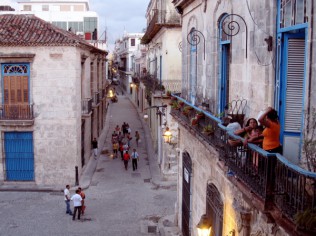 Street scene from the Plaza de la Cathedral